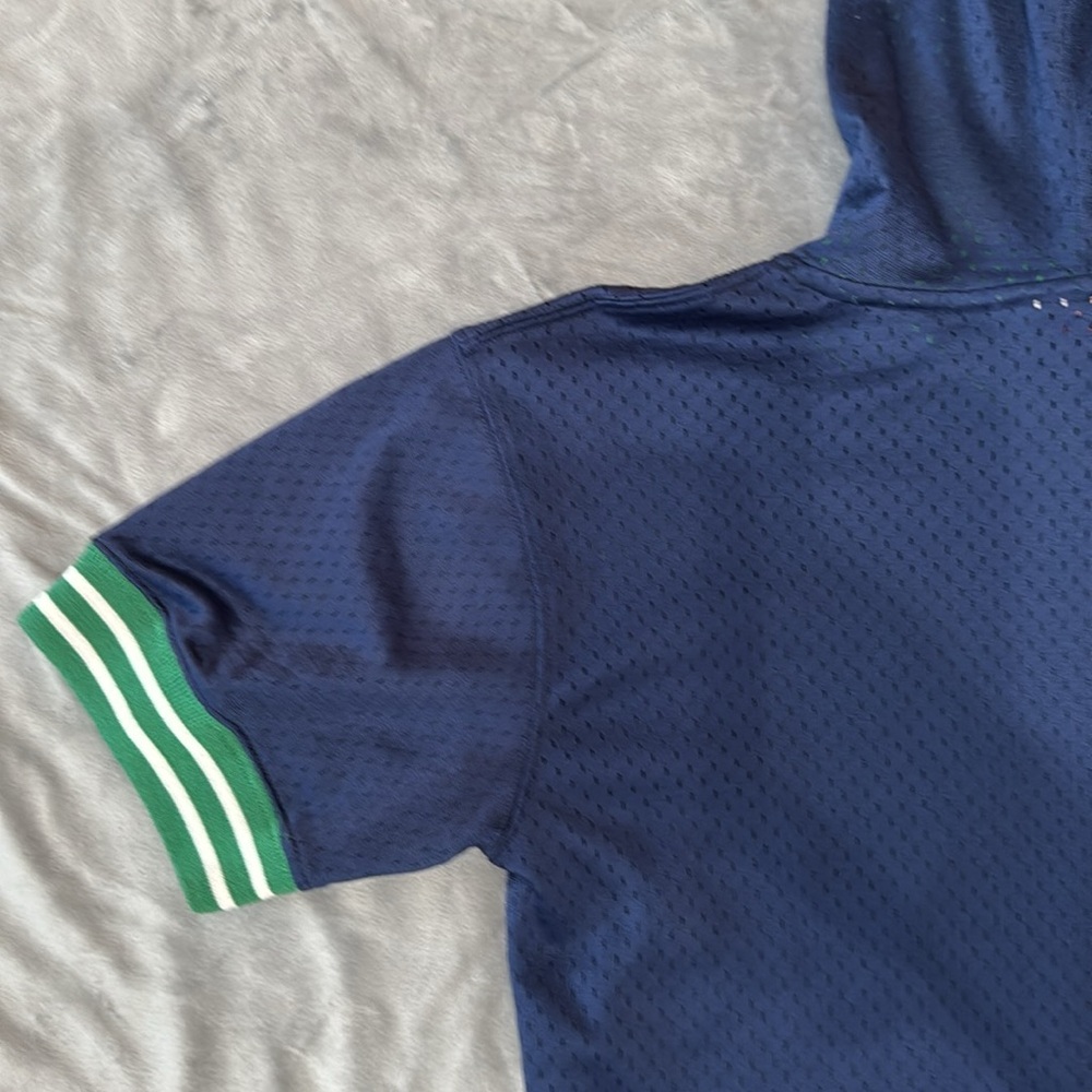 Dallas Mavericks Mitchell & Ness Youth Hardwood Classics Unbeaten Hoodie T-Shirt - Picture 9 of 14